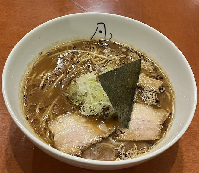 凡の風 黒醤油ラーメン